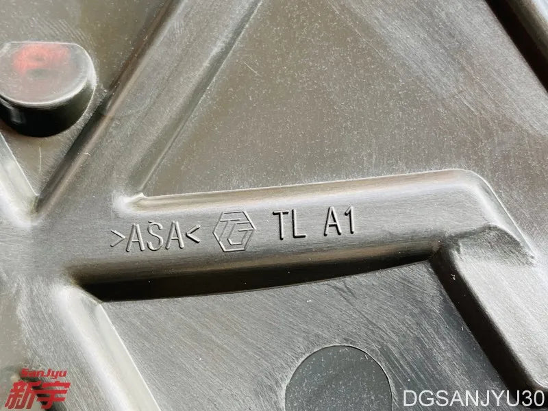 Pajero Sport MY2017-2018 KR0W HOLDER,FRONT CTR MARK （WITHOUT FCM）7450A990 GENUINE included chrome logo