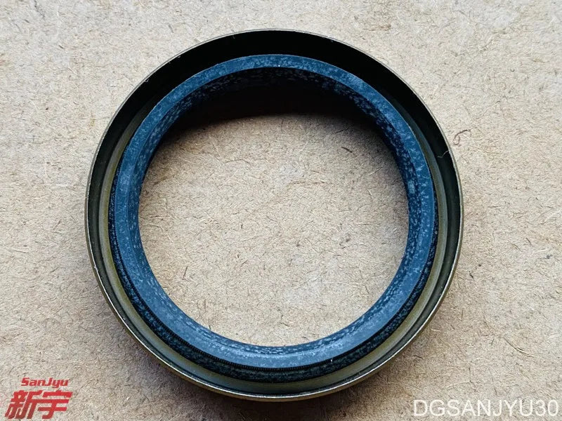 PAJERO V10V30L047 L200L300L400 OIL SEAL,RR AXLE SHAFT,OTR MB092437
