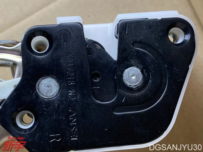 PAJERO3 V60V70V80V90 LATCH,BACK DOOR LATCH,TAILGATE GENUINE 5828A058 5828A056 MY2005-2021