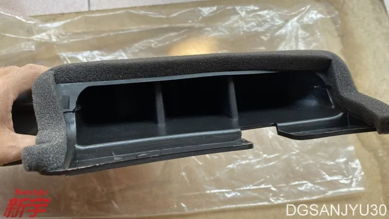 PAJERO V70V80V90V60 DUCT,AIR CLEANER INTAKE MR431309