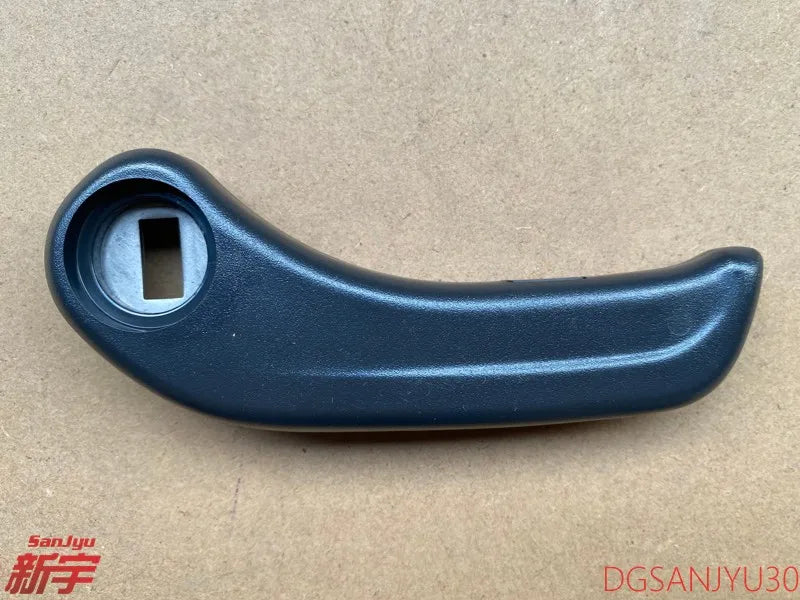 PAJERO V73V93V97V87 KNOB,2ND SEAT RECLINING ADJUSTER BLACK MR655576