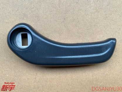 PAJERO V73V93V97V87 KNOB,2ND SEAT RECLINING ADJUSTER BLACK MR655576