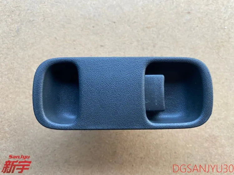 PAJERO3 V70V60 LOCK,GLOVEBOX LID UPPER MR402499 GENUINE