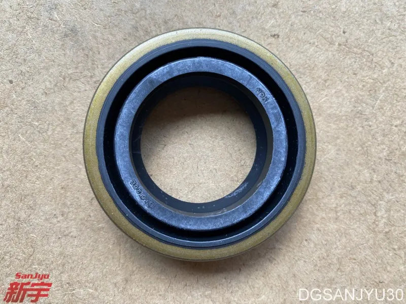 PAJERO IO H77W H76W H65H67W OIL SEAL,REAR AXLE SHAFT MR470930 GENUINE