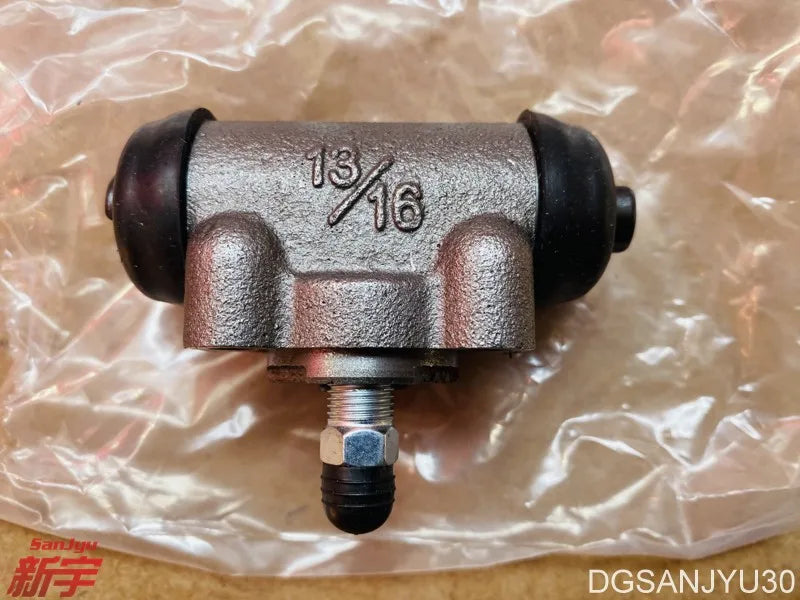 PAJERO IO H77W H76W CYLINDER ASSY,RR BRAKE,RIGHT SIDE W BLEEDER 13/16" MR407141