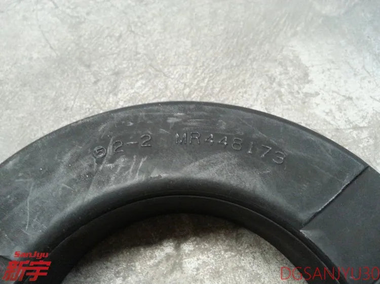 PAJERO3 4 V70V60V80V90W PAD,FRONT SUSP SPRING UPPER MR448173