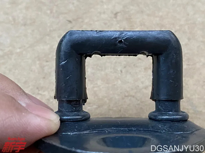 PAJERO V73 V93V97 STRIKER,FR RR DOOR LATCH 5715A303 MB867059