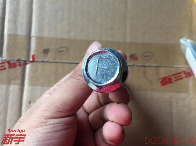 PajeroV80V90W BOLT PLATE NUT,FRONT SUSP LOWER ARM 4013A082 4013A097 4013A187