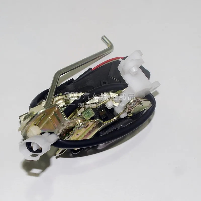 PAJERO2 V10V20V30V40W LATCH,TAILGATE LATCH,BACK DOOR MB669381