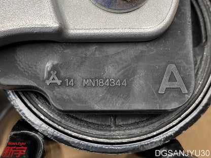 OUTLANDER2 CW6W 6B31 3.0V6 BRACKET,ENG FR MOUNTING engine mount glue RH MN184296 GENUINE