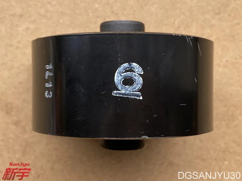 OUTLANDER2 CW0W ASX GA0W LANCER CY0A BRACKET,ENG ROLL STOPPER engine mount glue FRONT MN101386 GENUINE