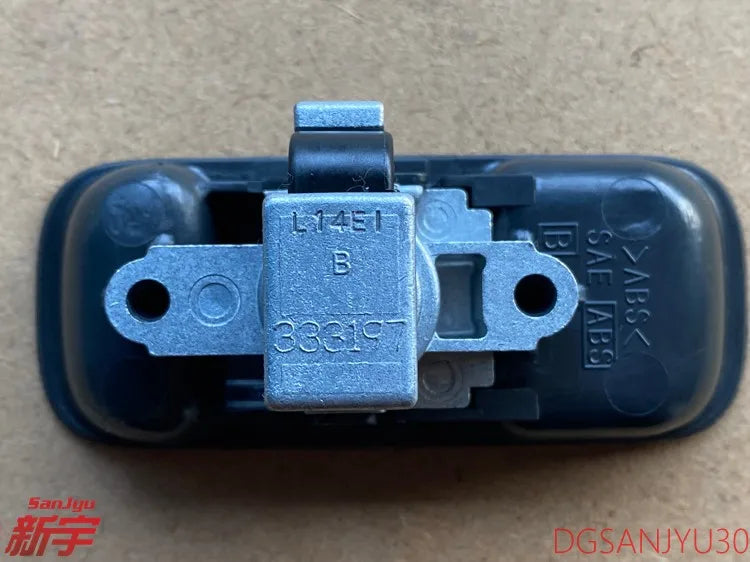 PAJERO3 V70V60 LOCK,GLOVEBOX LID UPPER MR402499 GENUINE