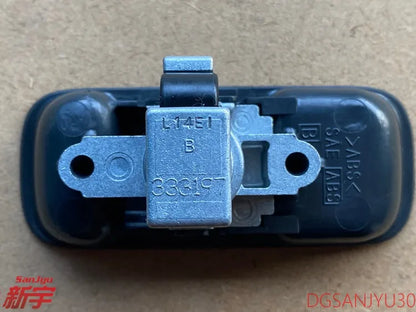 PAJERO3 V70V60 LOCK,GLOVEBOX LID UPPER MR402499 GENUINE