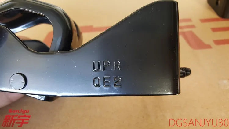 PAJERO4 V80V90W HINGE,BACK DOOR LICENSE PLATE CARRIER 5839A011 5839A012