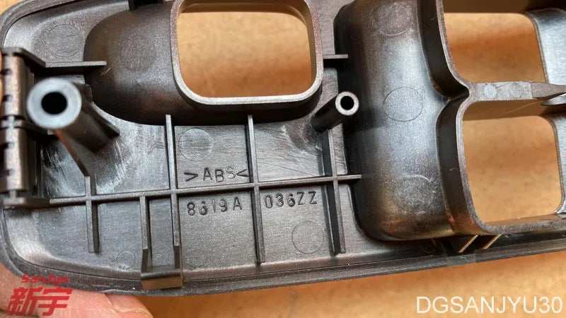 PAJERO3 MK3 V70W PANEL,FR DOOR POWER WINDOW SWITCH DRIVER SIDE,LH SILVER 8619A036HA Original