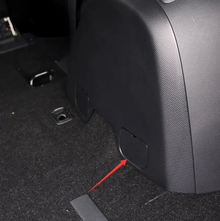 Outlander2 PLUG,QTR TRIM 2007-2012 7230A168XA BLACK