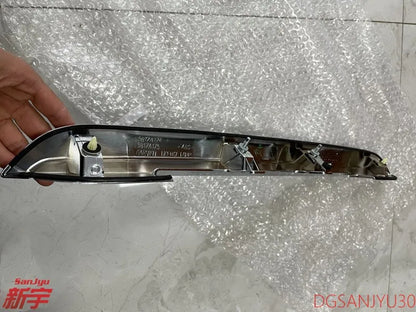 PAJEROSPORT2 KH0W GARNISH KIT,TAILGATE CHROME PLATING With reverse image mounting hole or not