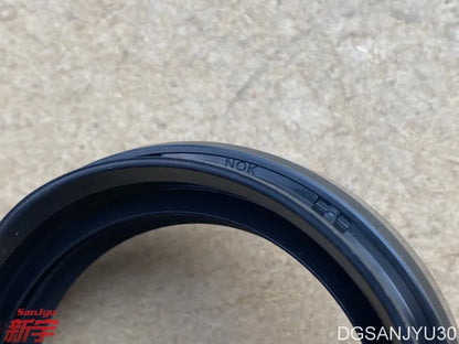PAJERO IO H77W H76W H65H67W OIL SEAL,FREEWHEEL CLUTCH DIFF SIDE 32062B MB664225