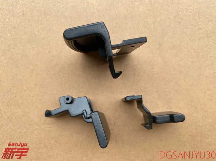LANCER10 CY0 CX0  LEVER,FLOOR CONSOLE LID LOCK，8011A618 8011A619