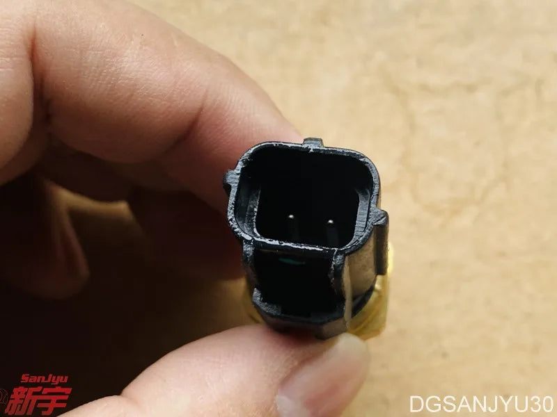 Pajero V31V33V73V77V93V97 IO H77W SENSOR UNIT,WATER TEMPERATURE SMD177572(as 1308A012)