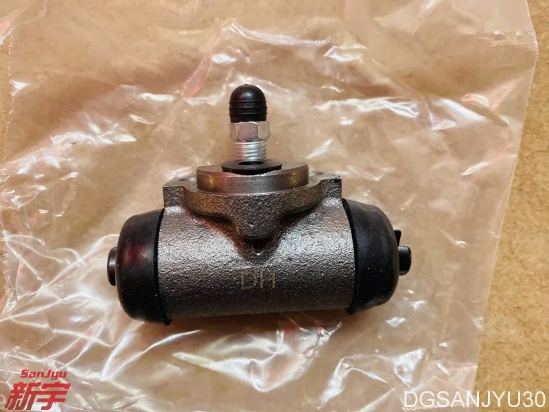 PAJERO IO H77W H76W CYLINDER ASSY,RR BRAKE,RIGHT SIDE W BLEEDER 13/16" MR407141