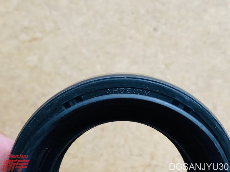 PAJERO IO H77H76 EVO LANCER ASX OUTLANDER OIL SEAL,T/M FR or RR DIFF CASE MD707184
