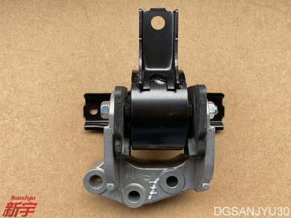 OUTLANDER2 CW6W 6B31 3.0V6 BRACKET,ENG FR MOUNTING engine mount glue RH MN184296 GENUINE